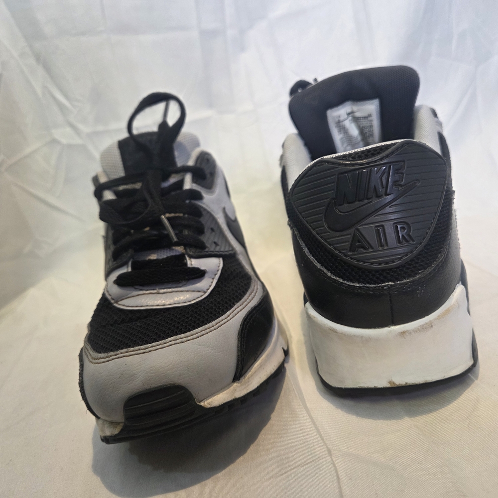 Nike Air Max Black and Gray Sneakers Size 9 - Picture 12 of 12